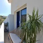 Atlantis Penthouse With Jacuzzi Pool And Sea Views Peyia