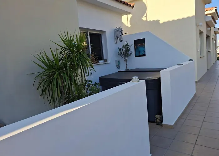 Atlantis Penthouse With Jacuzzi Pool And Sea Views Peja