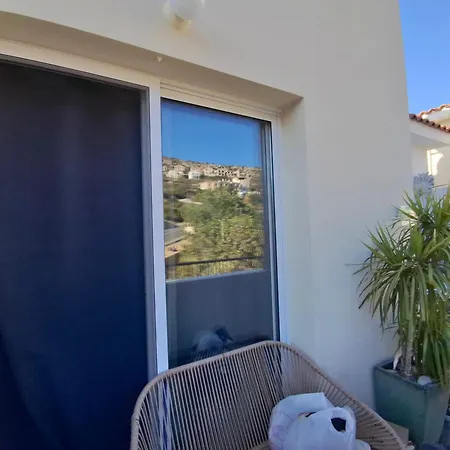 Atlantis Penthouse With Jacuzzi Pool And Sea Views Apartamento Peyia