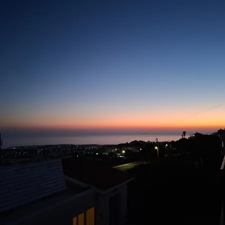 Atlantis Penthouse With Jacuzzi Pool And Sea Views * Peyia