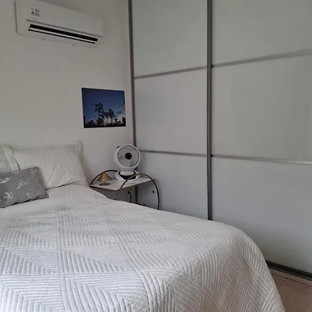 Atlantis Penthouse With Jacuzzi Pool And Sea Views Peyia