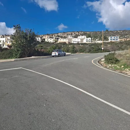 Atlantis Penthouse With Jacuzzi Pool And Sea Views Peyia