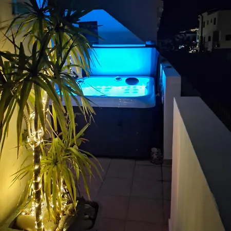 Atlantis Penthouse With Jacuzzi Pool And Sea Views Apartment Peyia