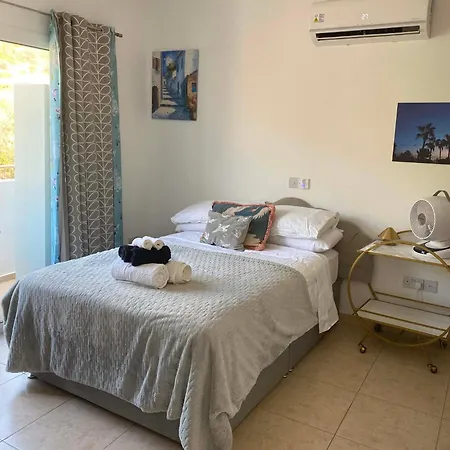 Apartment Atlantis Penthouse With Jacuzzi Pool And Sea Views Peyia