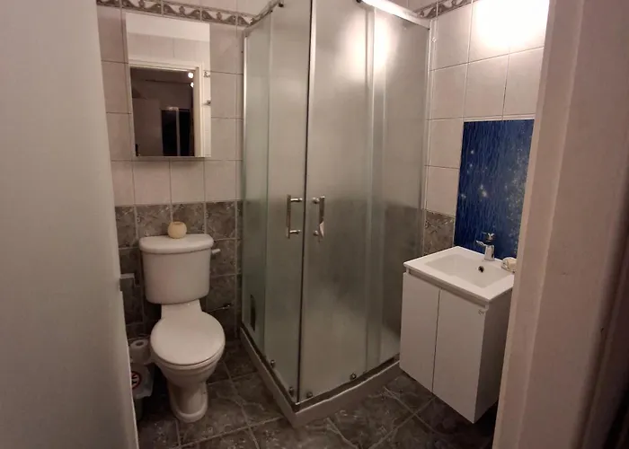 Atlantis Penthouse With Jacuzzi Pool And Sea Views Peyia