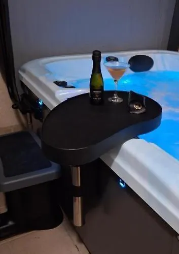 Apartment Atlantis Penthouse With Jacuzzi Pool And Sea Views Peyia